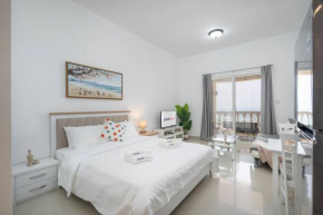 Serene Studio & Sea View & Brand New Listing
